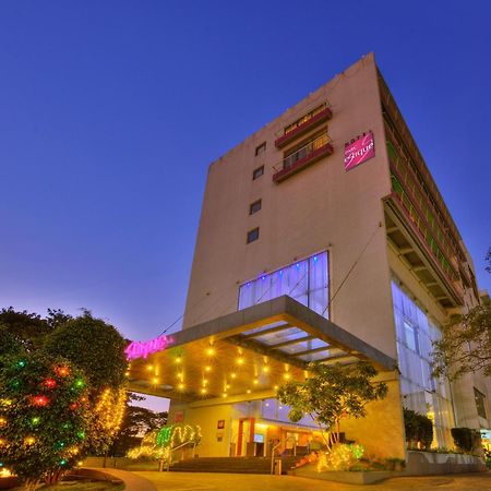 Hotel Parc Estique Pune Extérieur photo