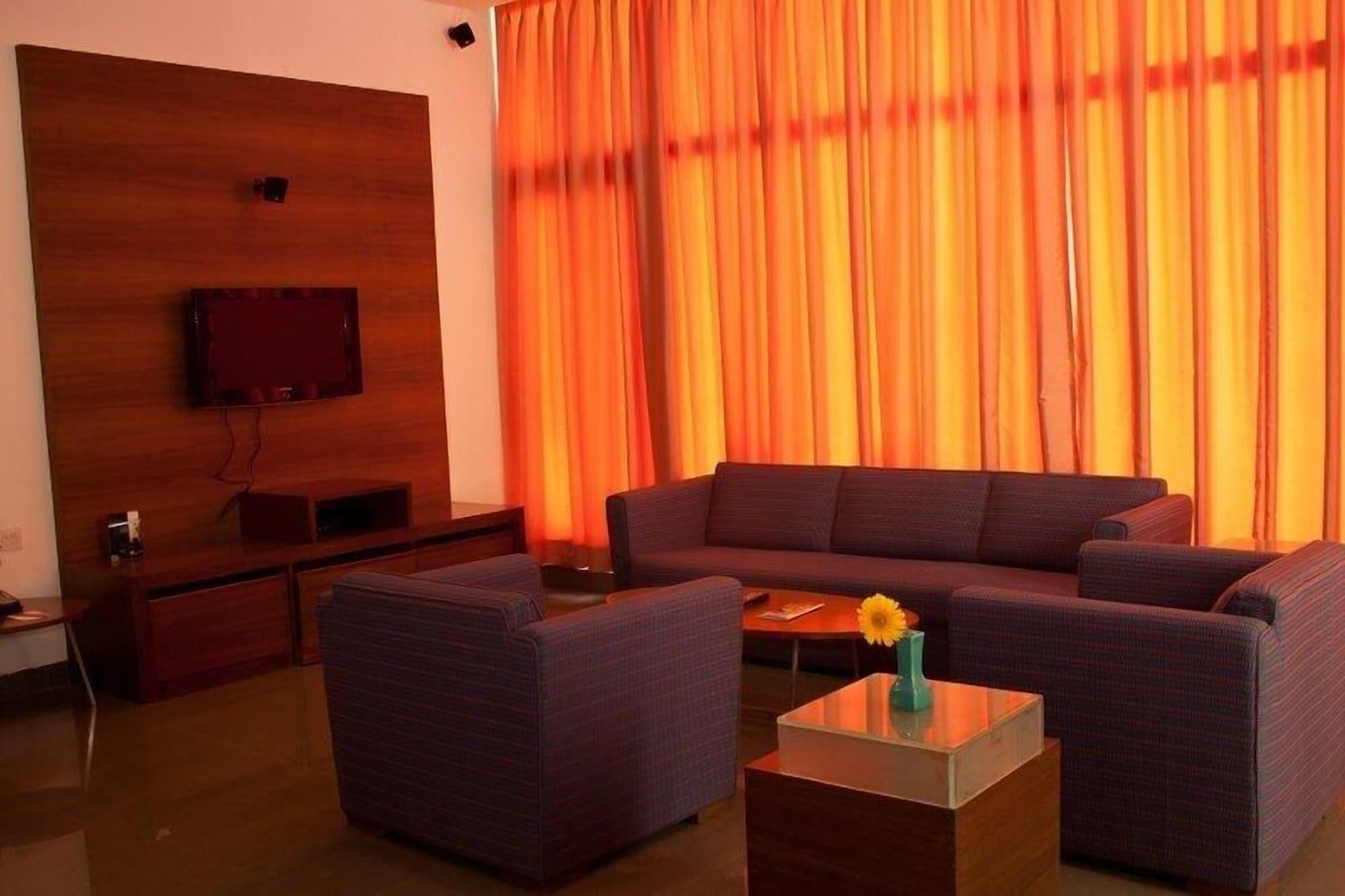 Hotel Parc Estique Pune Extérieur photo