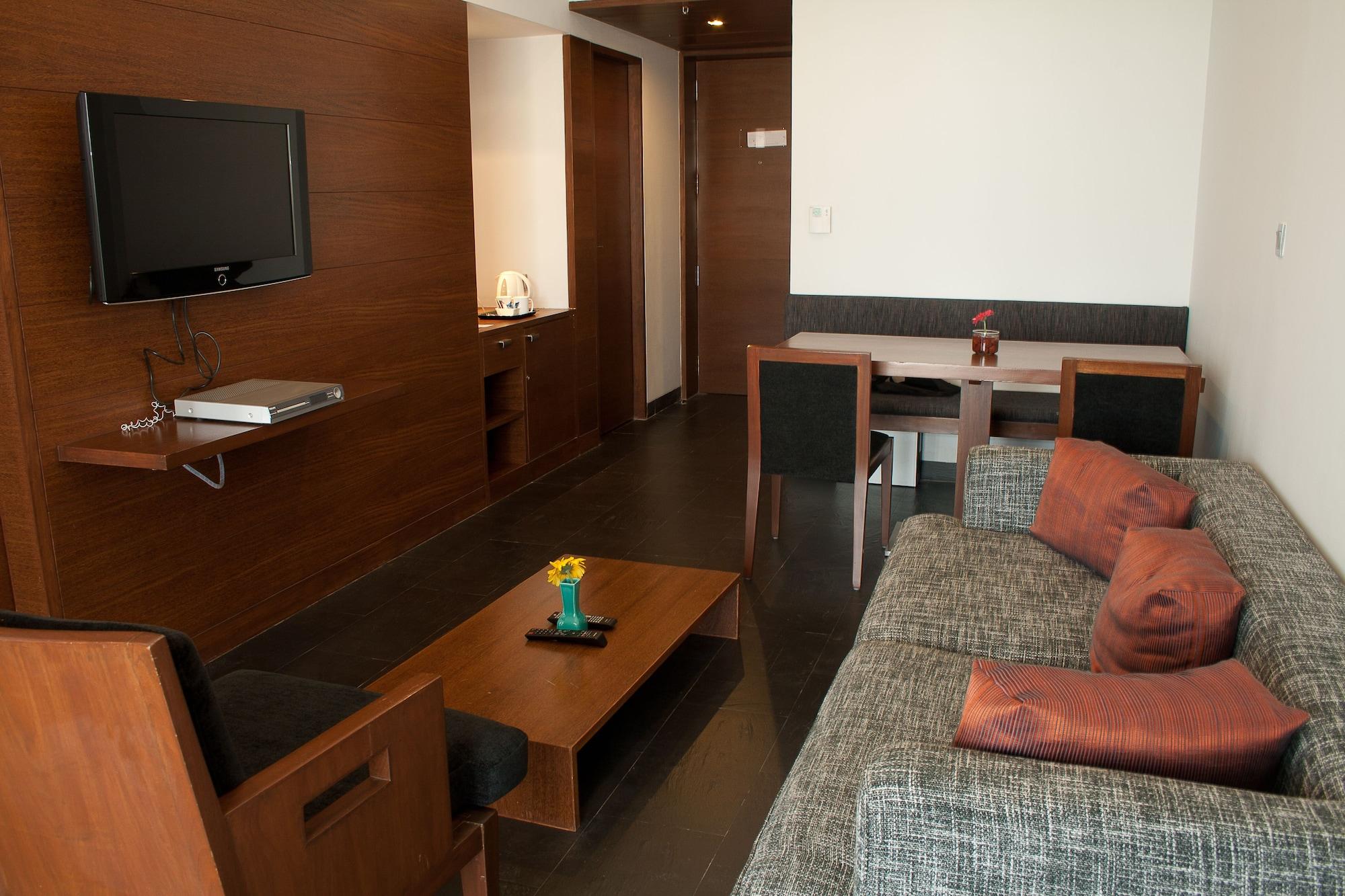 Hotel Parc Estique Pune Extérieur photo