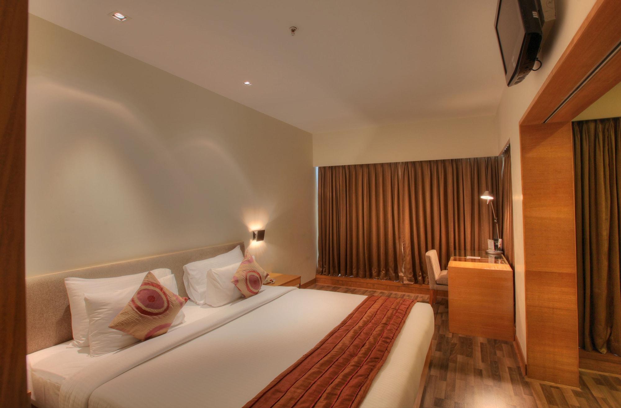 Hotel Parc Estique Pune Extérieur photo