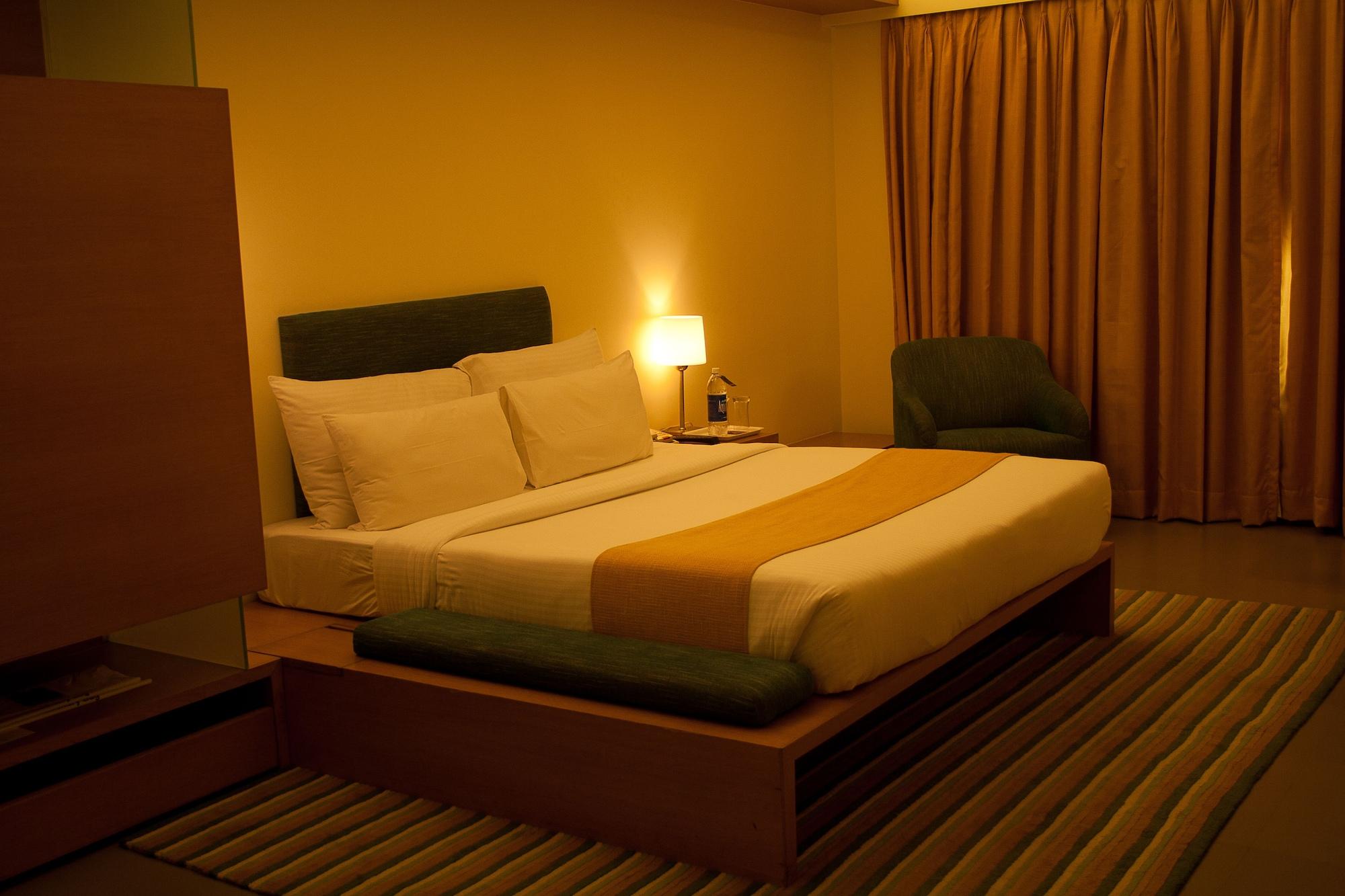 Hotel Parc Estique Pune Extérieur photo