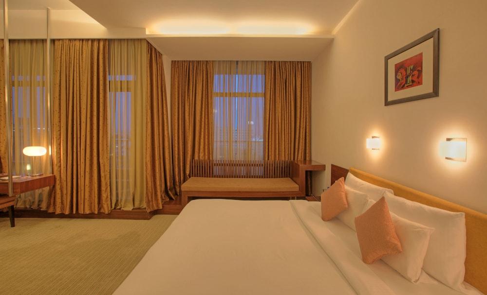 Hotel Parc Estique Pune Extérieur photo