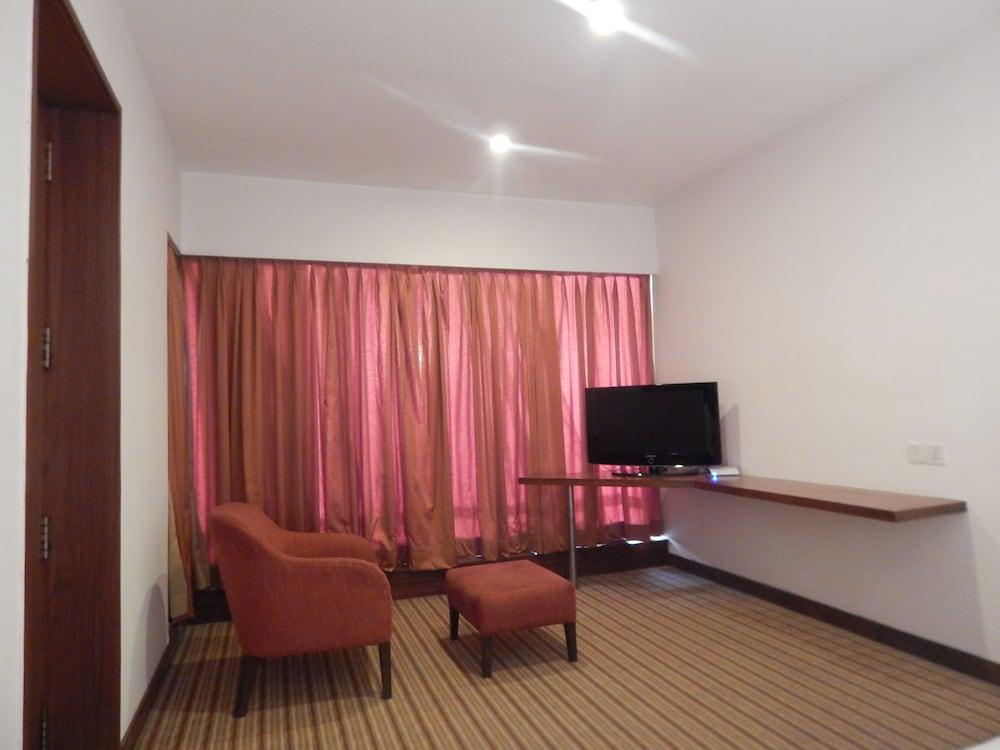 Hotel Parc Estique Pune Extérieur photo