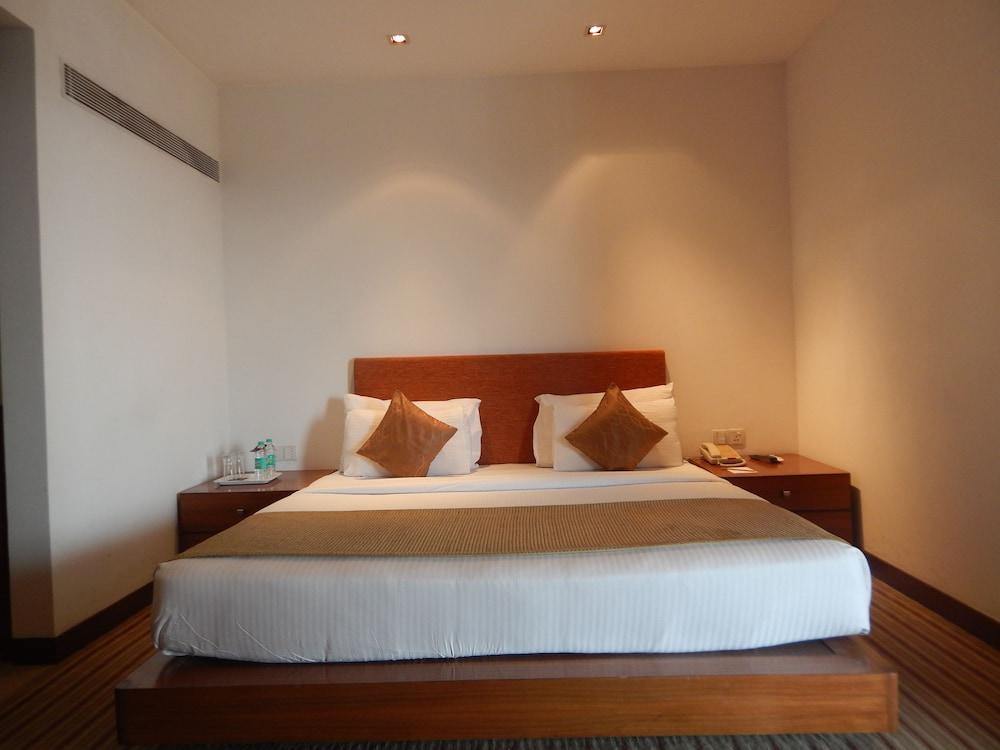 Hotel Parc Estique Pune Extérieur photo