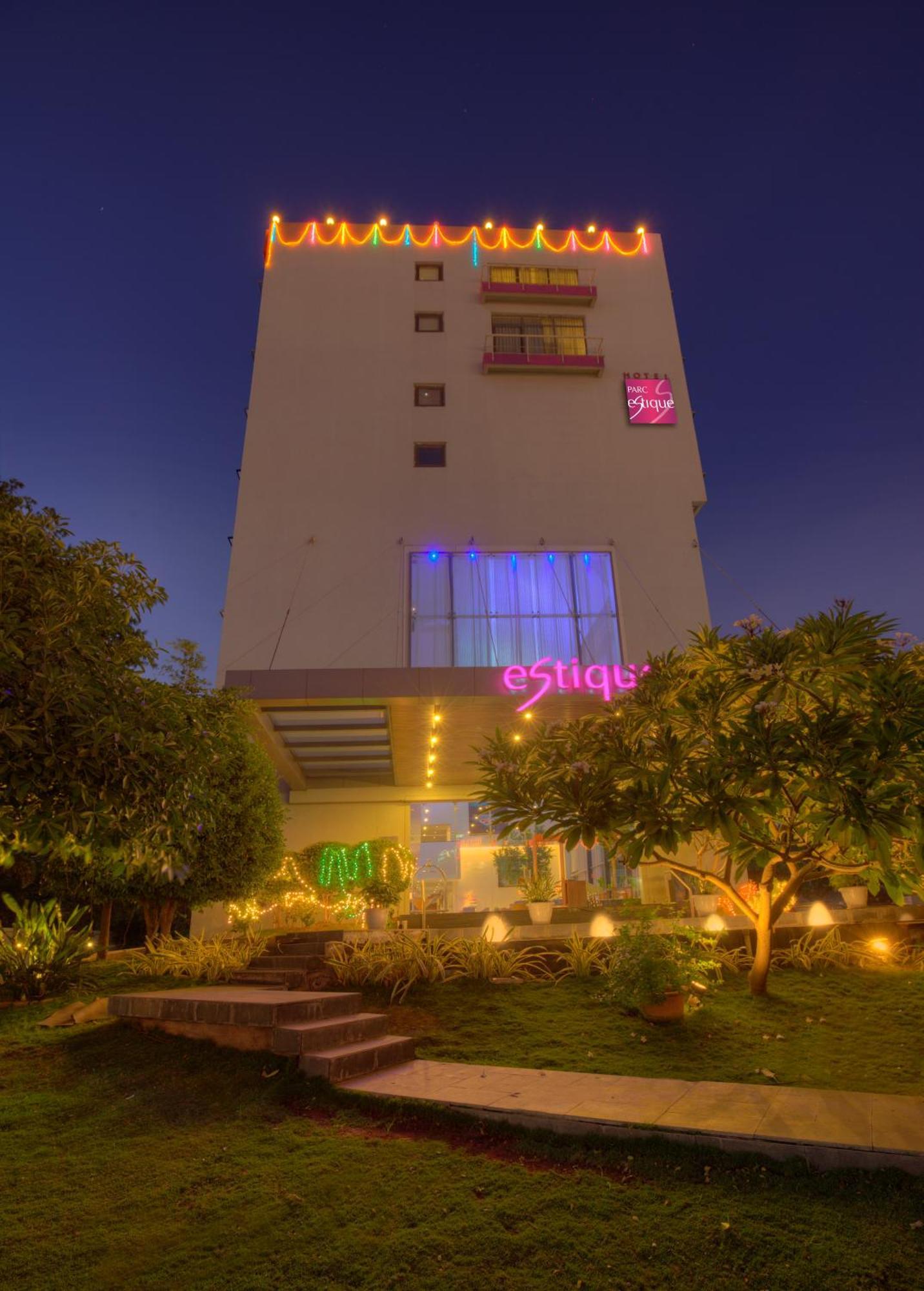 Hotel Parc Estique Pune Extérieur photo