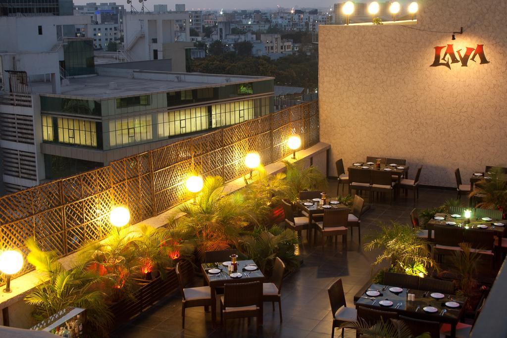 Hotel Parc Estique Pune Extérieur photo