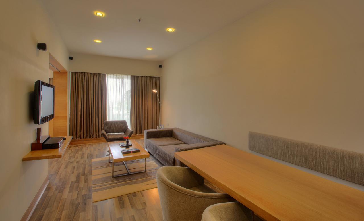 Hotel Parc Estique Pune Extérieur photo