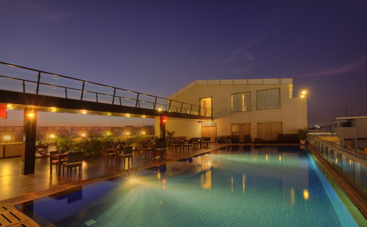 Hotel Parc Estique Pune Extérieur photo